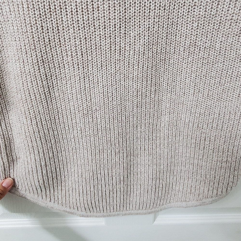 Express Women V-neck Cozy Cotton Oversized 3/4 Sleeve Sweater, Oatmeal, XS - Picture 4 of 5